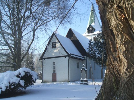 Dorfkirche im Winter 01